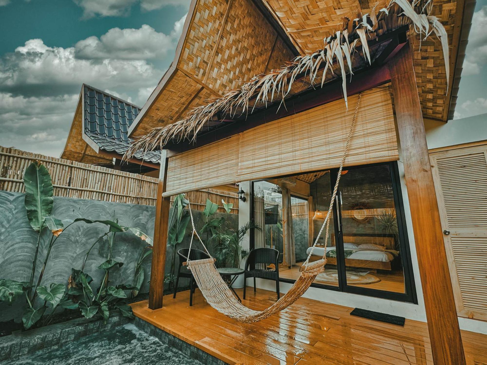 Reca Resort Official Porac Bilik gambar