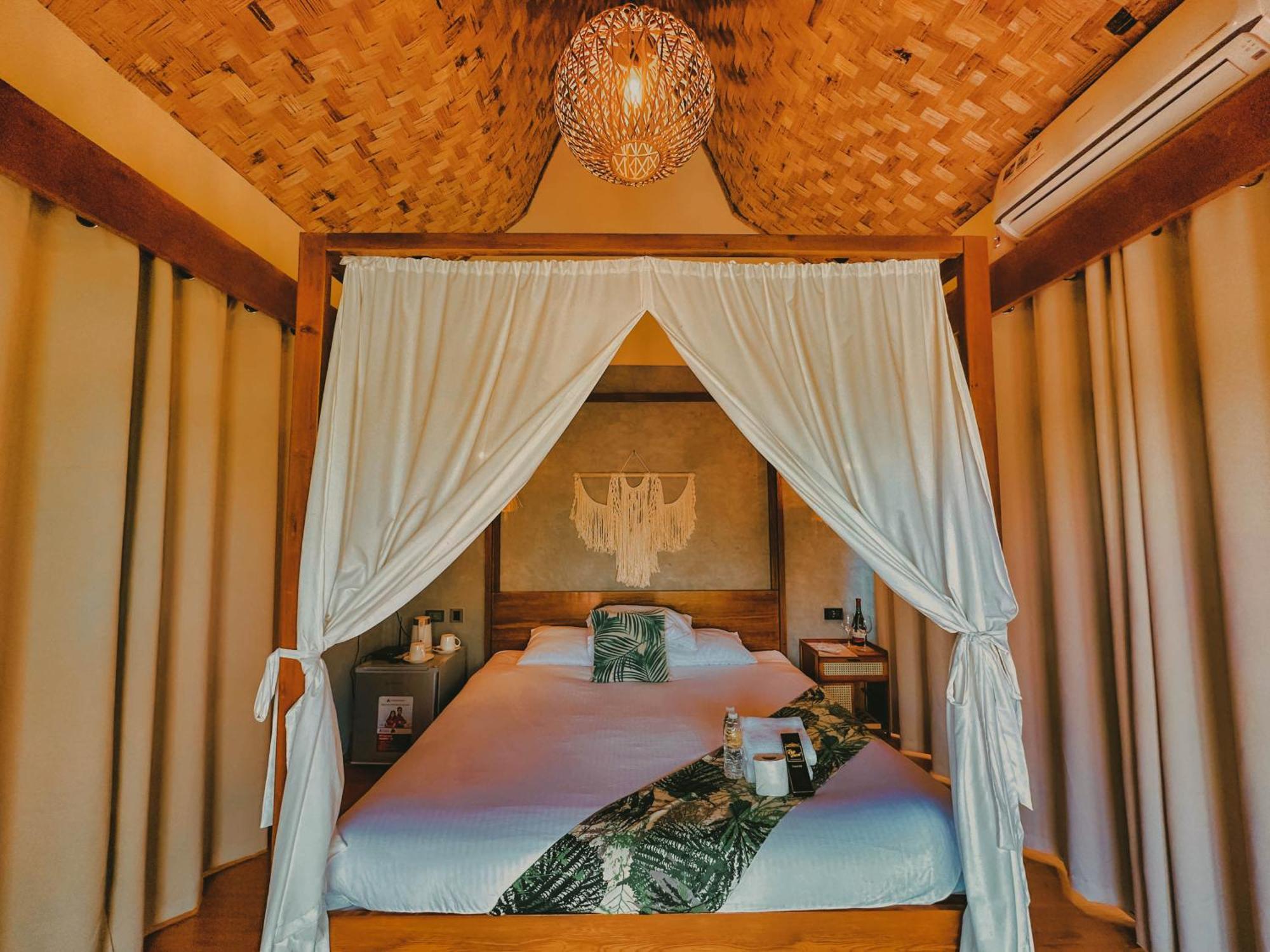 Reca Resort Official Porac Bilik gambar